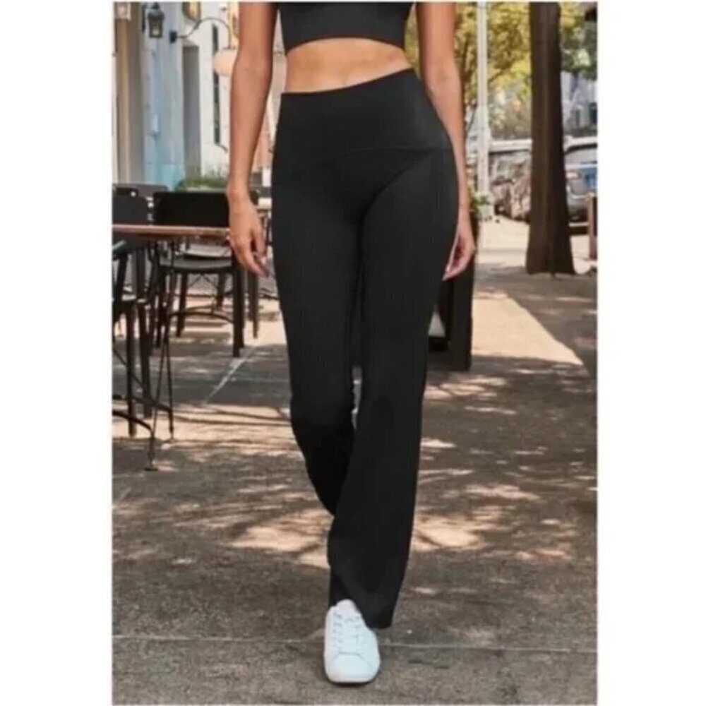 SPANX Booty Boost Flare Pants with Built-In Lift in Very Black Size Large
